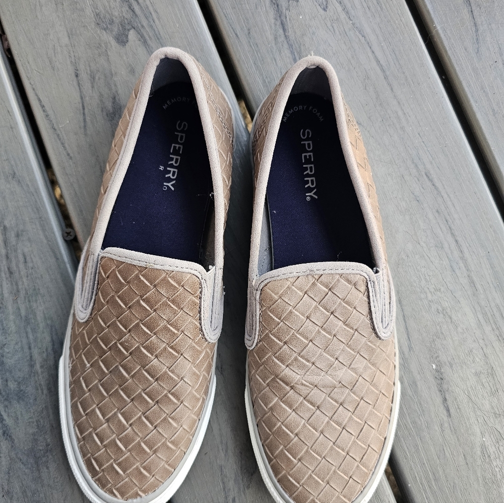Sperry Seaside Emboss Weave Slip On Leather Shoes 8 - Picture 2 of 6